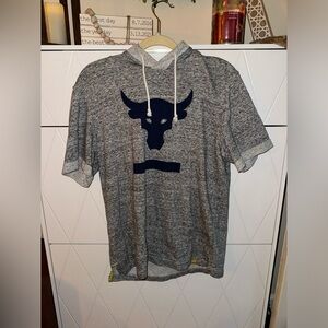 Under Armor - Sweatshirt/T-shirt pull over with hood and pocket